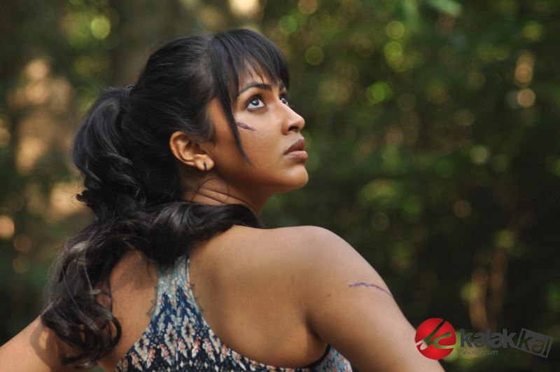 Adho Andha Paravai Pola Movie Review | Adho Andha Paravai Pola Filmy Rating 2022
